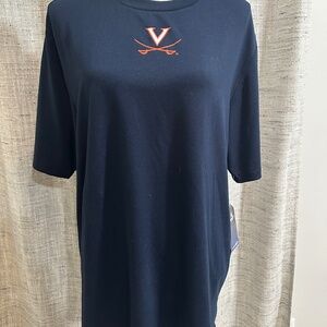 🔺$10 each or 3/$24🔻

NWT University of Virginia t-shirt size L